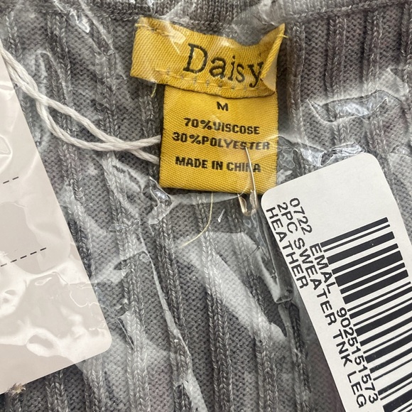 Daisy 2pc  Sweater Tank Crop Top and Leggings Set; Size Large and Medium - Picture 6 of 6